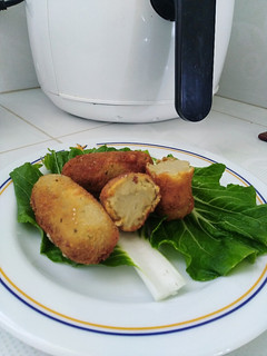 Una foto de Croquetas de pollo y acelga. Muy fáciles y rápidas de hacer