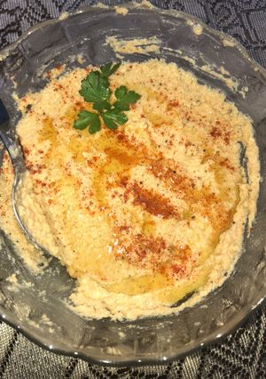 Una foto de Hummus (puré de garbanzos)
