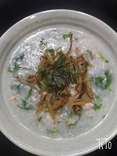 Hình của món Cháo rau hải sản.