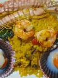 Arroz de marisco con espinacas