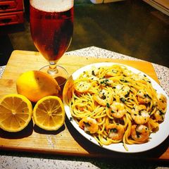 A picture of Shrimp Pasta (with garlic & parsley).