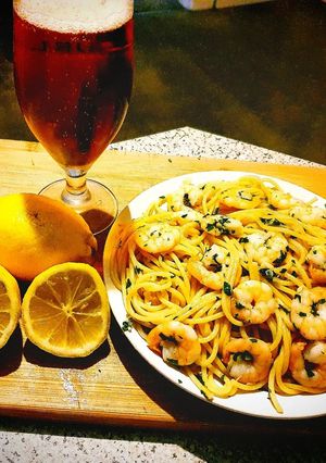 A picture of Shrimp Pasta (with garlic & parsley).