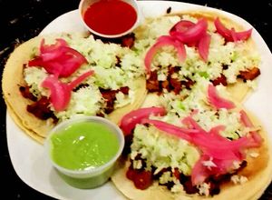 Una foto de Tacos de carne adobada estilo sinaloa
