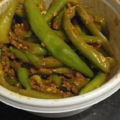 A picture of Green chilli pickle.