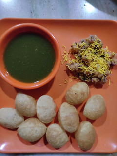 તીખી પાણીપુરી😋 રેસીપી મુખ્ય ફોટો