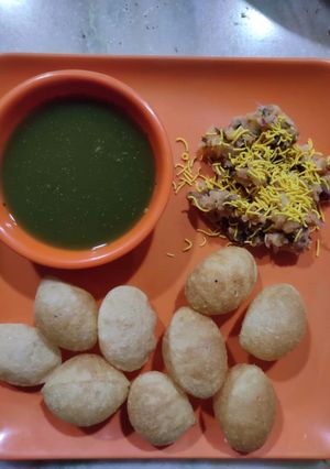 તીખી પાણીપુરી😋 રેસીપી મુખ્ય ફોટો