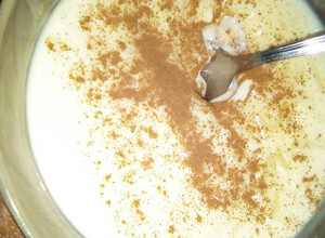 Una foto de Arroz con leche cremoso