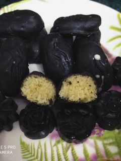 ચોકલેટ કોકોનટ બાર(Chocolate coconut bars recipe in gujarati) રેસીપી મુખ્ય ફોટો