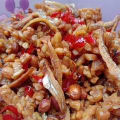 รูปของ Orek tempe teri kering simpel