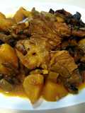 Estofado de codillo de cordero con patatas y verdura