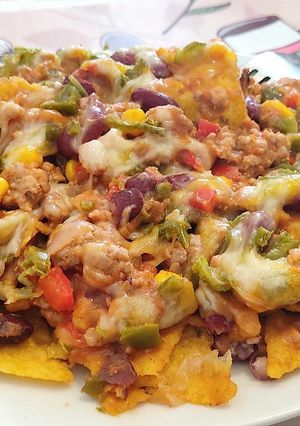 A picture of Nachos with Meat.