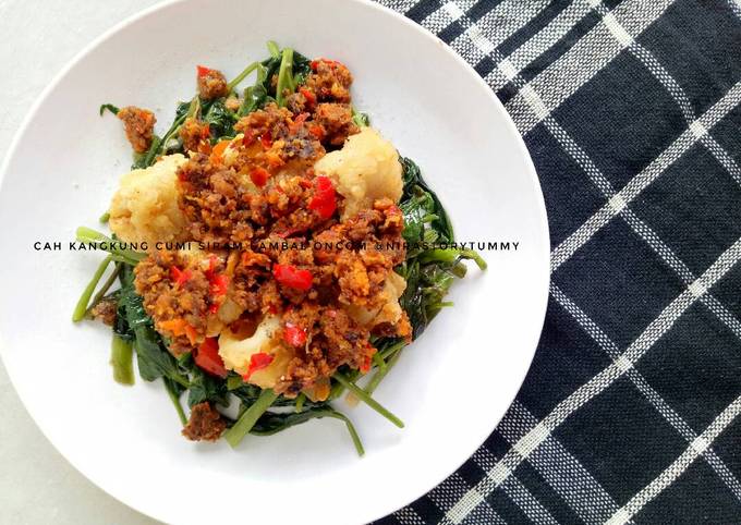 Cah kangkung cumi siram sambal oncom