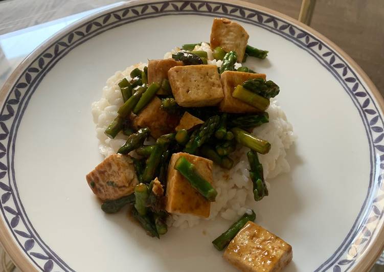 Tofu and Asparagus in Teriyaki sauce