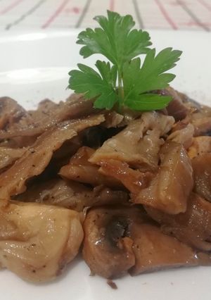 Foto di Funghi Pleurotus con Funghi Portobello