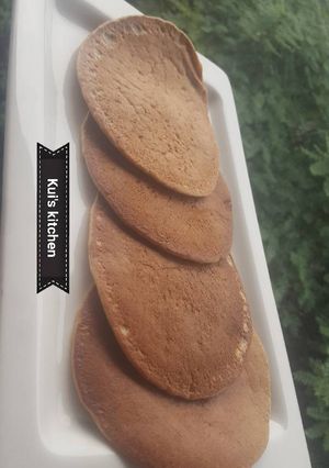 A picture of Yummy oats banana pancakes.