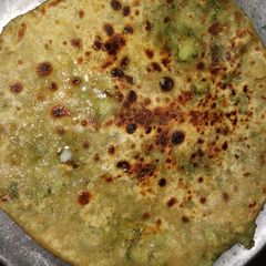 Stuffed bathua paratha A picture of Stuffed bathua paratha.