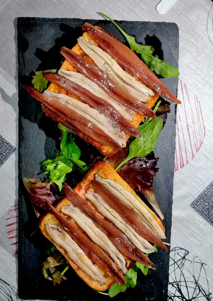 Una foto de Tostada matrimonio