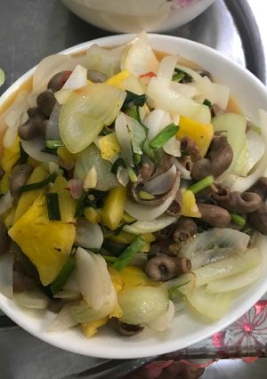 Hình của món Lòng cá Ba Sa xào chua ngọt.