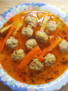 Tárkonyos húsgombócleves recept fotója