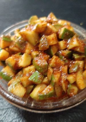 કાચી કેરીનું અથાણું રેસીપી મુખ્ય ફોટો