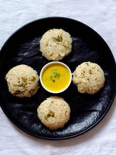 உடனடி சுரைக்காய் இட்லி (Suraikkai idli Recipe in Tamil) செய்முறை முக்கிய புகைப்படம்