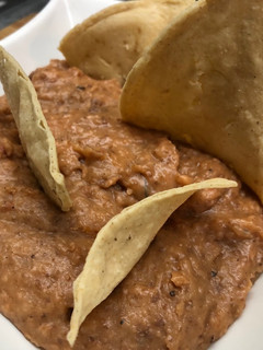 Una foto de Dip de frijoles refritos a la Sonorense