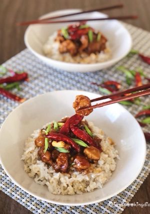 A picture of General Tso’s Chicken.