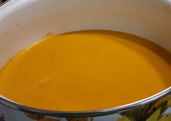 Recipe of Speedy Creamy Carrot Soup