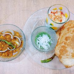 A picture of Sunday special chhole bhature.