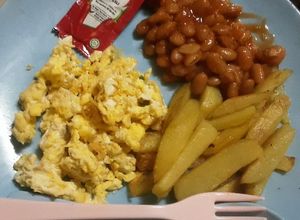 Foto resep Baked beans bersama telur dan kentang