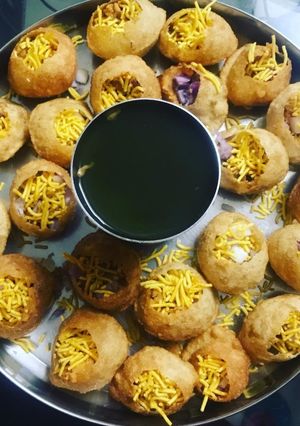 પાણીપુરી (Panipuri Recipe In Gujarati) રેસીપી મુખ્ય ફોટો