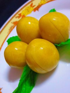 صورة لوصفة مخلل الخوخ الاخضر