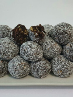 Una foto de Postre fácil sin horno *bolitas esponjosas y ricas