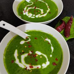 A picture of Spinach soup.