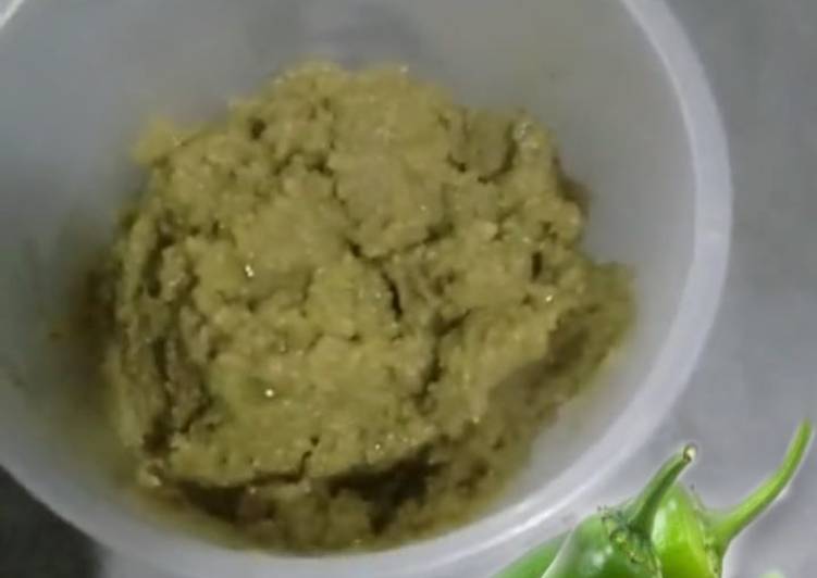 Green chilli pickle sauce