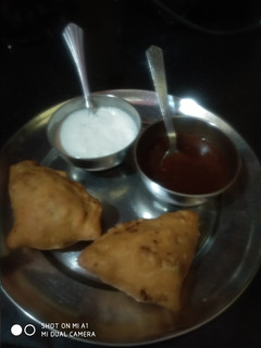 समोसे (Samose recipe in hindi) रेसिपी मुख्य फोटो