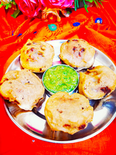 फलाहारी आलू बोंडा (Falahari aloo bonda recipe in Hindi) रेसिपी मुख्य फोटो