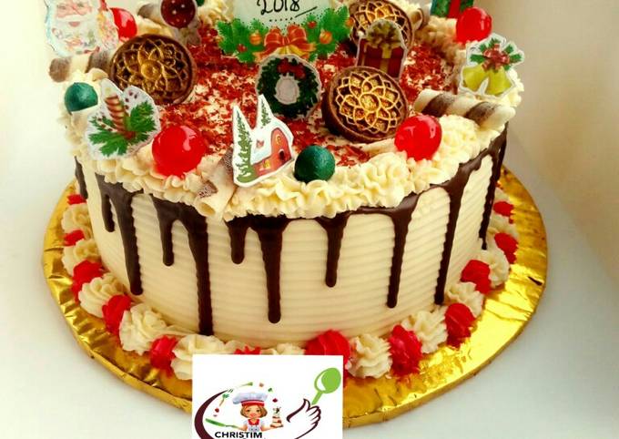 Holiday Present Piñata Cake Recipe and Tutorial