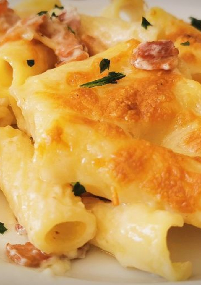 Una foto de Rigatoni Carbonara al gratén