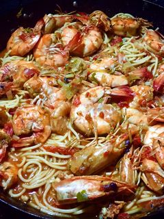 Una foto de Macarrones con Langostinos