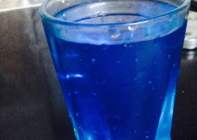 Blue berry soda drink