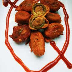 A picture of Stuffed Parval Pakoda.