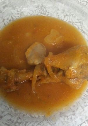 Una foto de Salsa con pollo