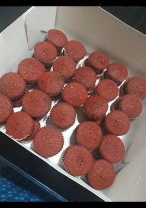 A picture of Red velvet cupcakes.