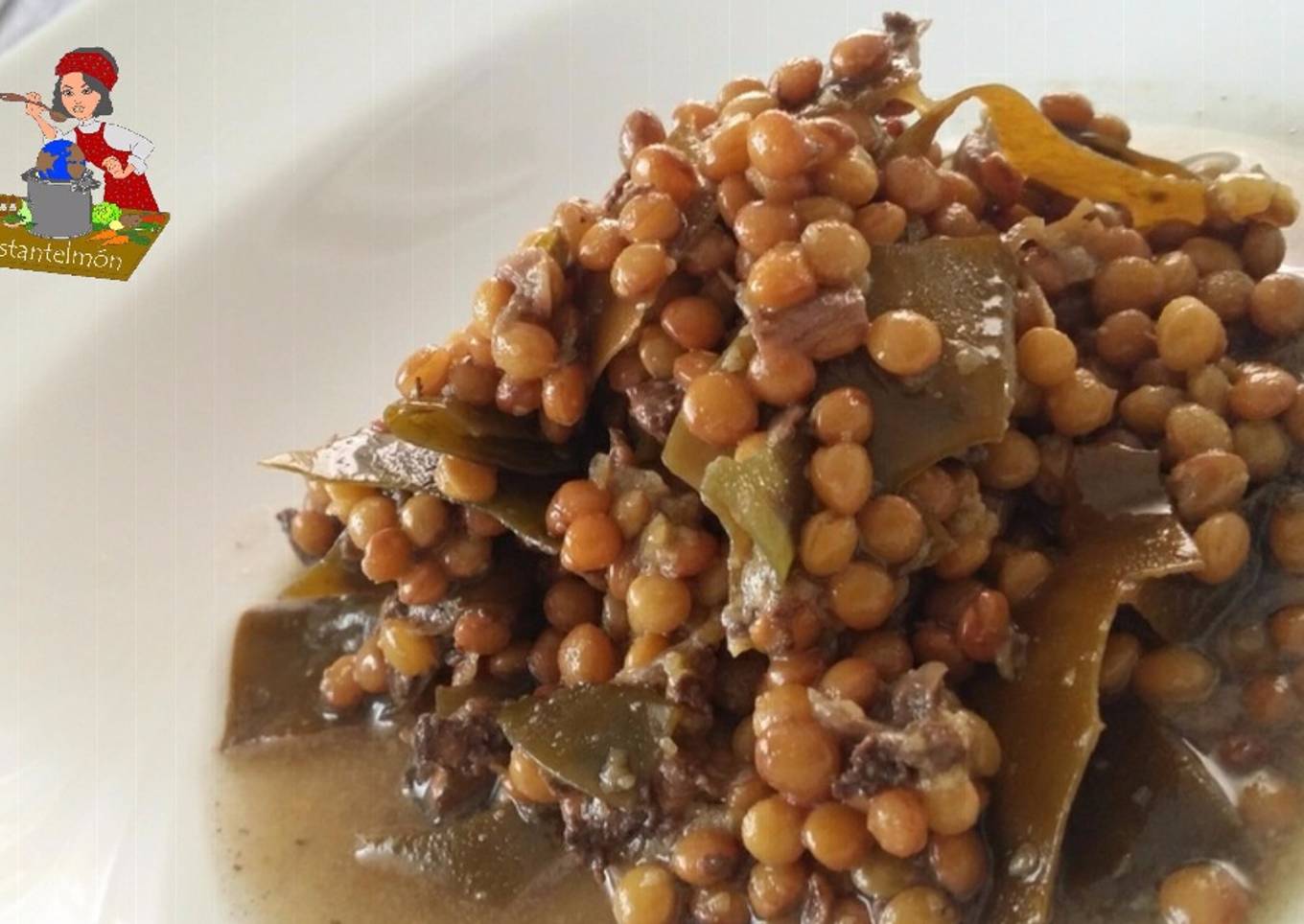 Lentejas con alga kombu y morcilla de cebolla