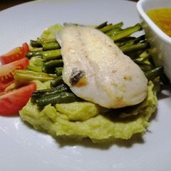 A picture of Cauliflower and Avocado mash.