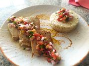 Una foto de lomo de atun
