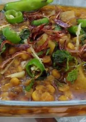 A picture of Chanay ki dal lauki.