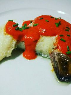 Una foto de Bacalao confitado a baja temperatura con emulsión de piquillos