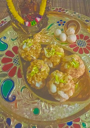 A picture of Lotus Seeds -Fox Nuts-Makhana Paag(Ladoos)-Balgopal Ladoos🥳.